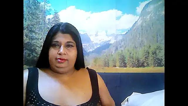 indianhoney694u on StripChat