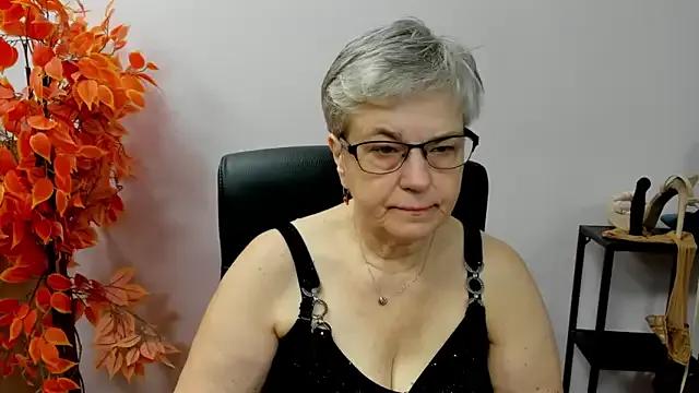 IrisDream on StripChat