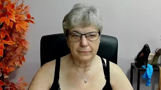 IrisDream on StripChat