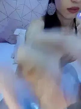 Irresistible24 on StripChat