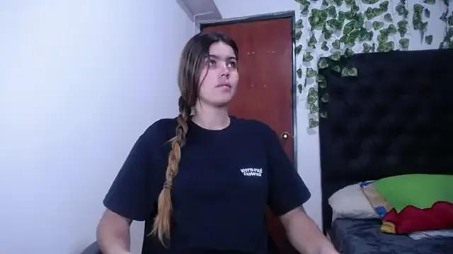 isabel_09 on StripChat