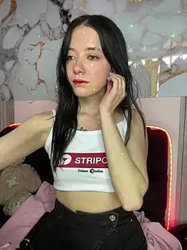 Isabella_21x on StripChat