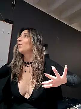 Isabella_Varella on StripChat