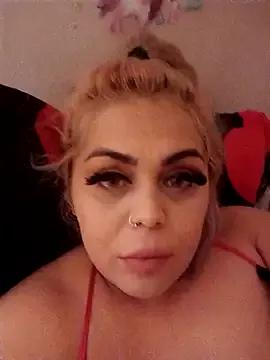 izauri2025 on StripChat