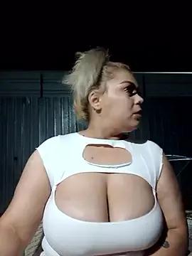 izauri2025 on StripChat