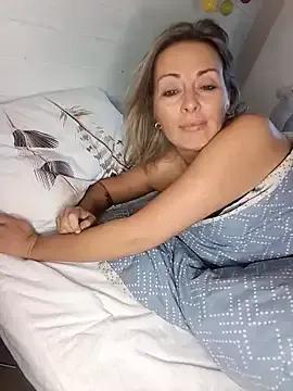 Jade_Emeraud on StripChat