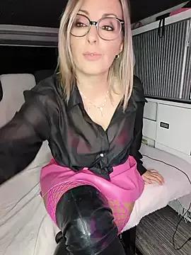 Jade_Emeraud on StripChat