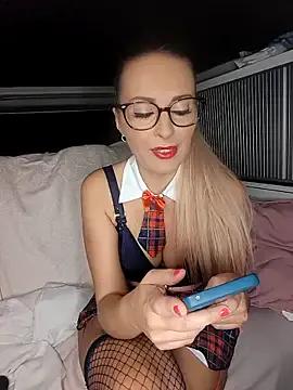 Jade_Emeraud on StripChat