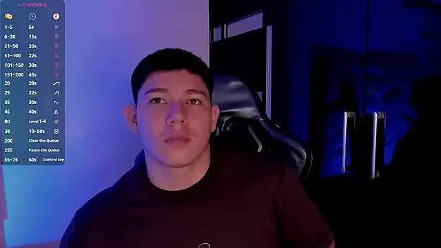 JamesCr_ on StripChat