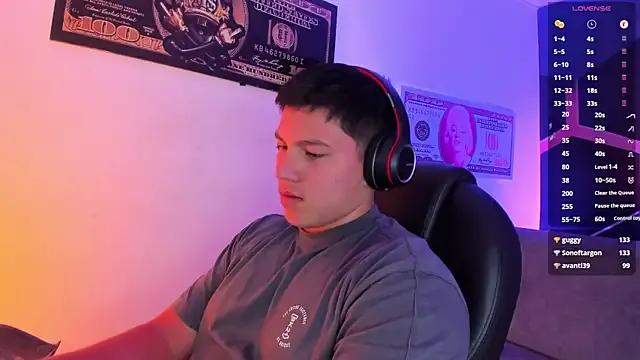 JamesCr_ on StripChat