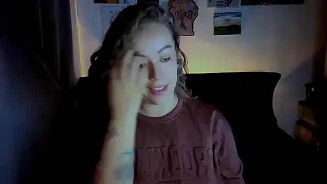 joan-star on StripChat