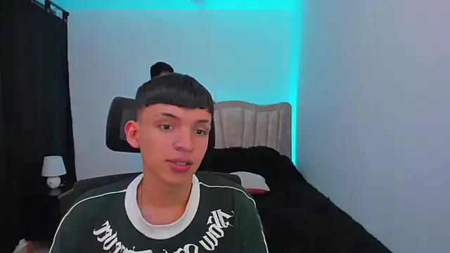 Juan_Nd_Steven on StripChat