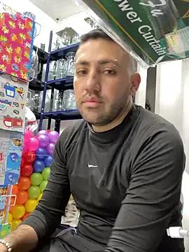 JuanZapata33 on StripChat