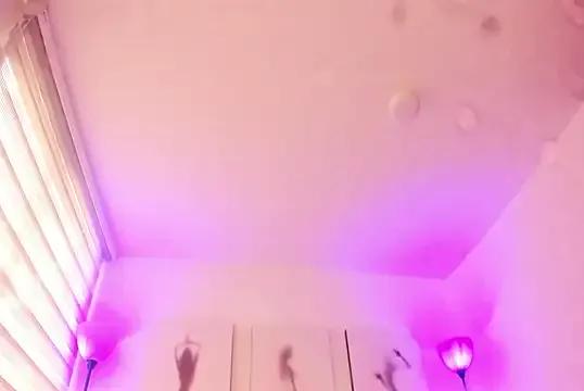 Juliana_Saenzz on StripChat