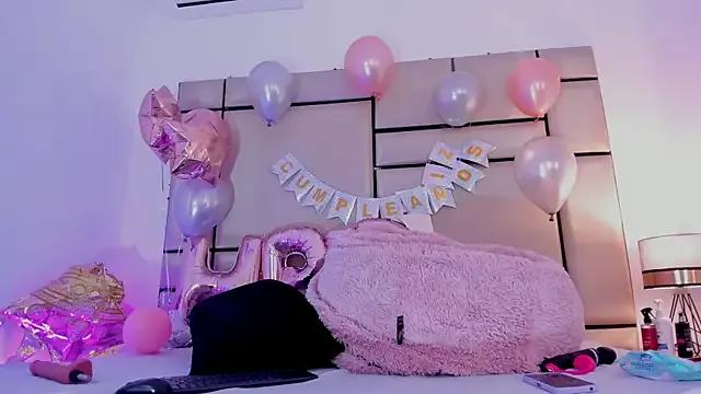 JulianaaHerrera on StripChat