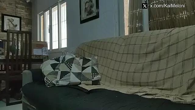 kaimeloni on StripChat