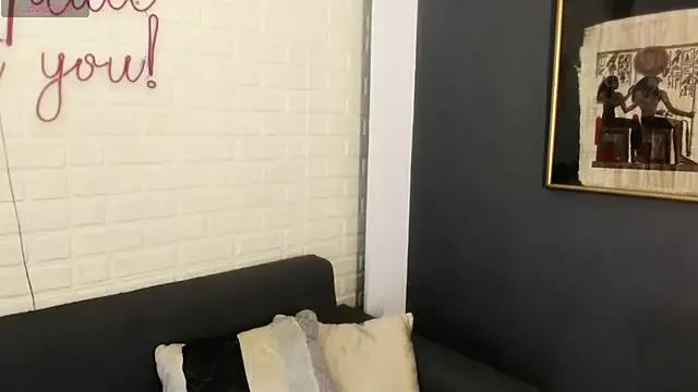 karina_gomez_18 on StripChat