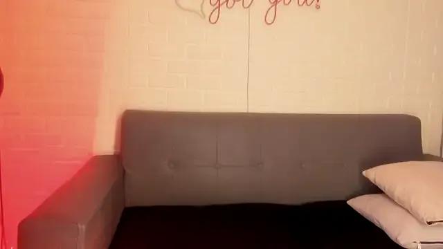 karina_gomez_18 on StripChat