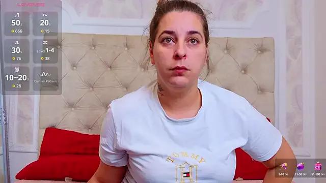 KarinaNoir on StripChat