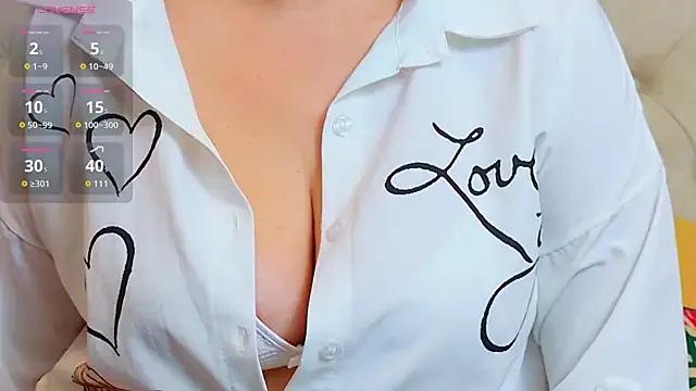 KarinaNoir on StripChat