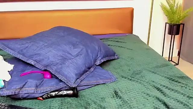 KatniseBabe on StripChat