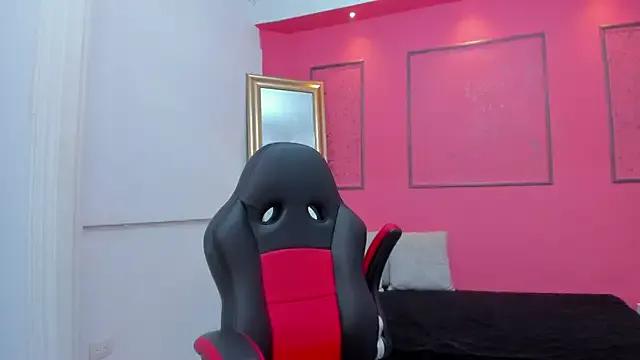 kendall_roous on StripChat