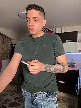 kevin_hotgirls on StripChat