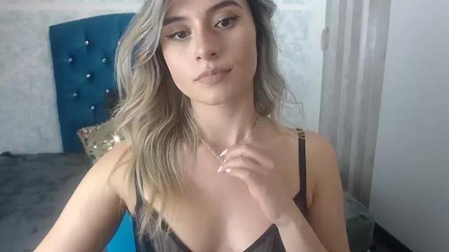 KiaraCarter on StripChat