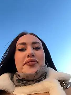 KiraSunshine on StripChat