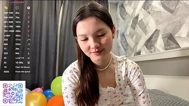 KiraVelvet on StripChat