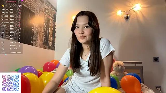 KiraVelvet on StripChat