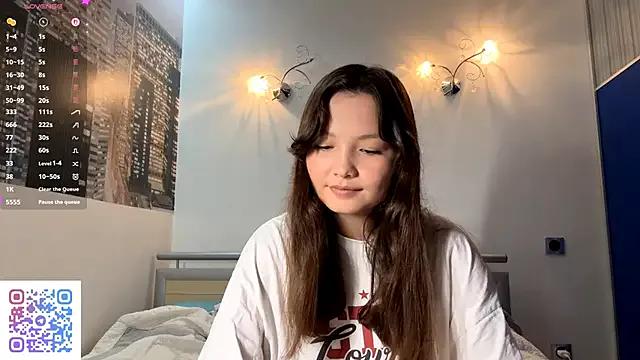 KiraVelvet on StripChat