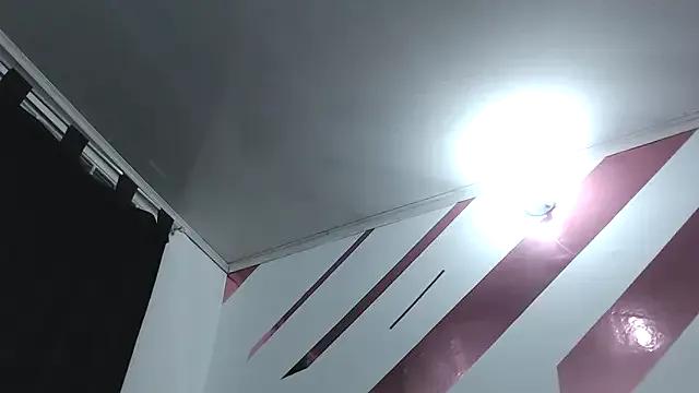 Kitten_Hot_ on StripChat