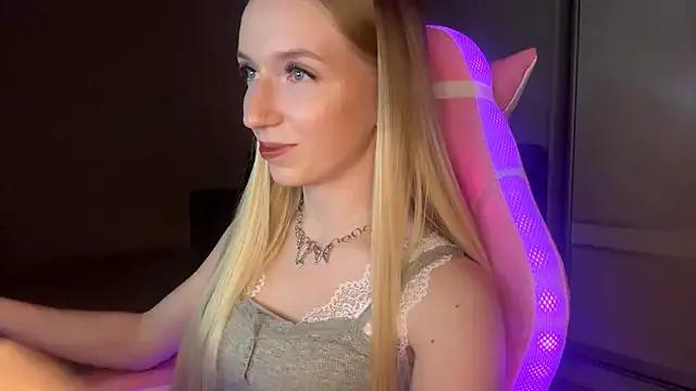 LaceDream on StripChat