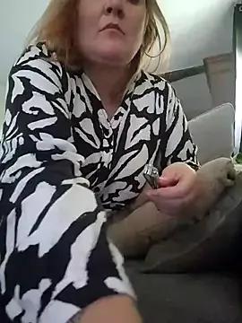 lady_charlyne on StripChat