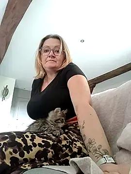 lady_charlyne on StripChat