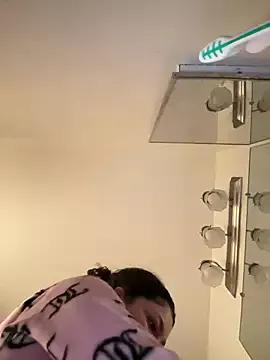 ladylavish on StripChat