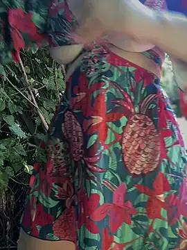 LaraHollywood on StripChat