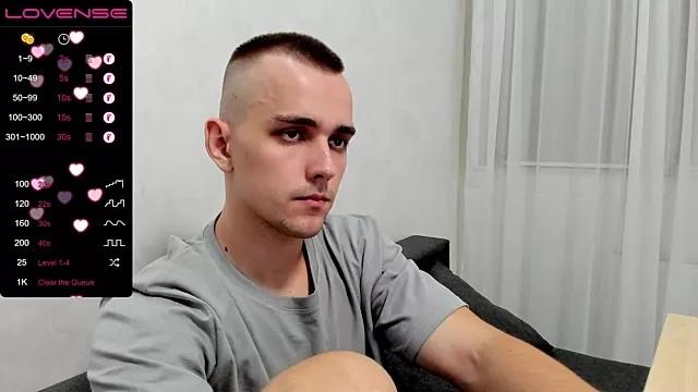 Larstar01 on StripChat