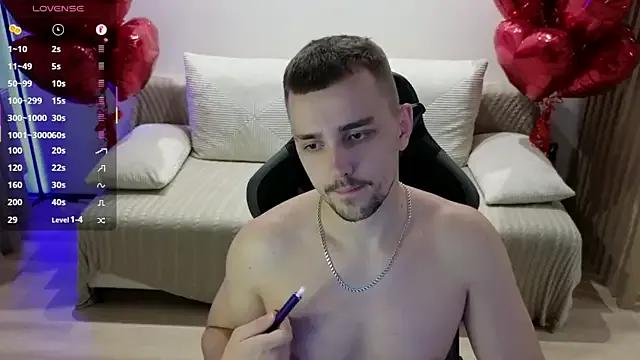 Larstar01 on StripChat