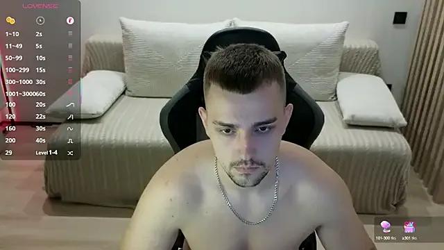 Larstar01 on StripChat