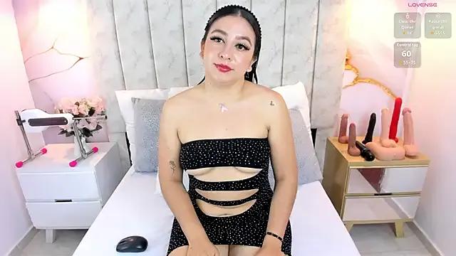 LauraSmith-01 — Twerking lau