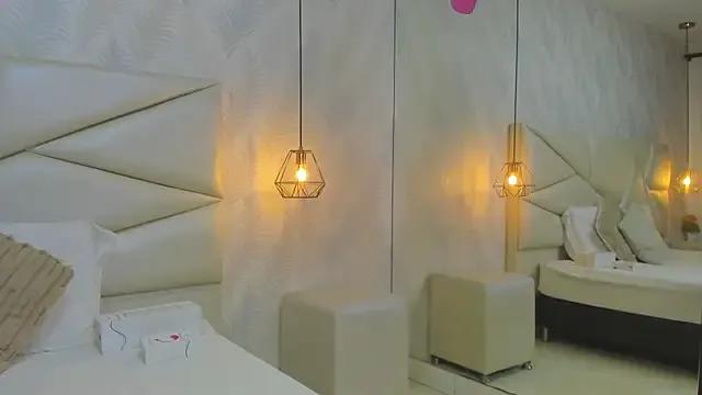 laurettedela_rouse on StripChat