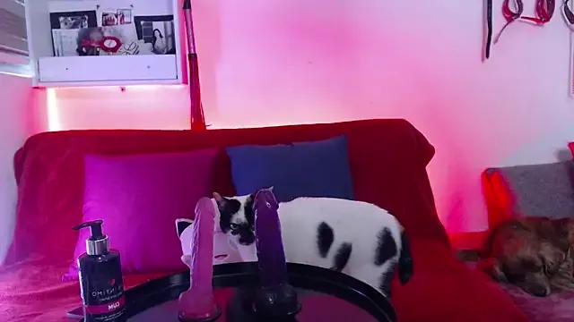 Lexxi_and_RedWidow on StripChat