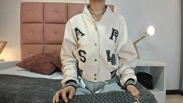 lhiamfit on StripChat