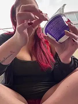 lia_moon77 on StripChat