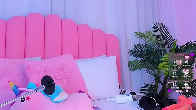 lia_queen18 on StripChat