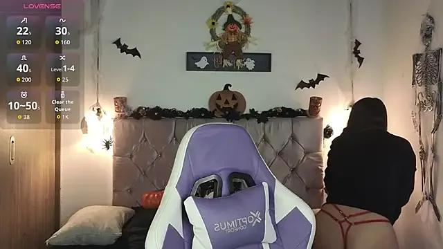 lila_min on StripChat