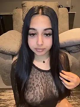 LilMisIndianx on StripChat