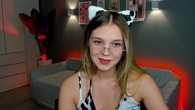 linakorvin on StripChat